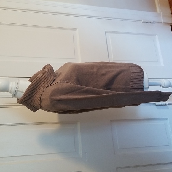 4/$25 ๐ Jeanne Pierre Cowl Neck Sweater - Picture 4 of 8